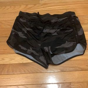 EUC Athleta camo board shorts size medium